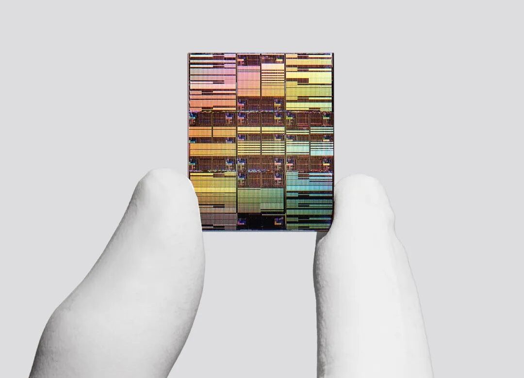 IBM宣布推出全球首款亚1nm（纳米）芯片技术